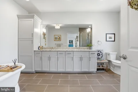 $1,200,000 | 2401 Lower State Road, Unit 106, Doylestown, PA 18901