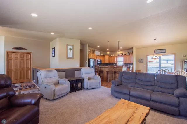 $469,900 | 1218 35th St S Circle, Moorhead, MN 56560