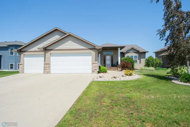 $469,900 | 1218 35th St S Circle, Moorhead, MN 56560