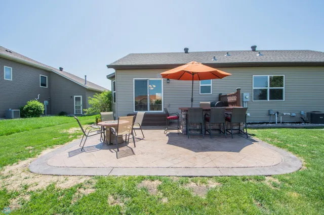 $469,900 | 1218 35th St S Circle, Moorhead, MN 56560