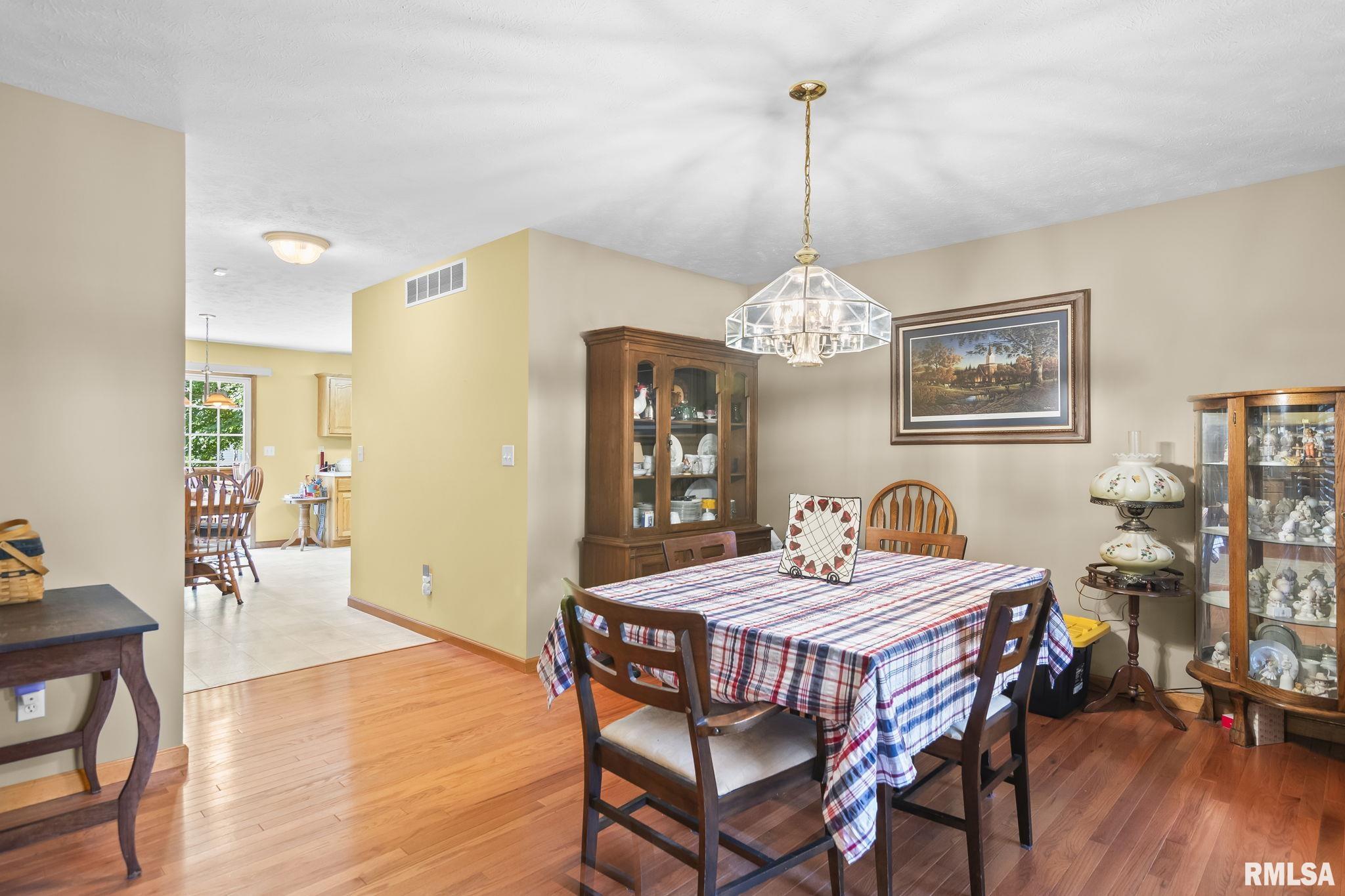 3908 Thackeray Drive Springfield, IL 62711 - Photo 9 of 43