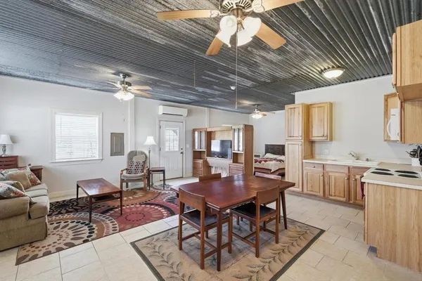 $675,000 | 6996 Ganzer Road East, Denton, TX 76207