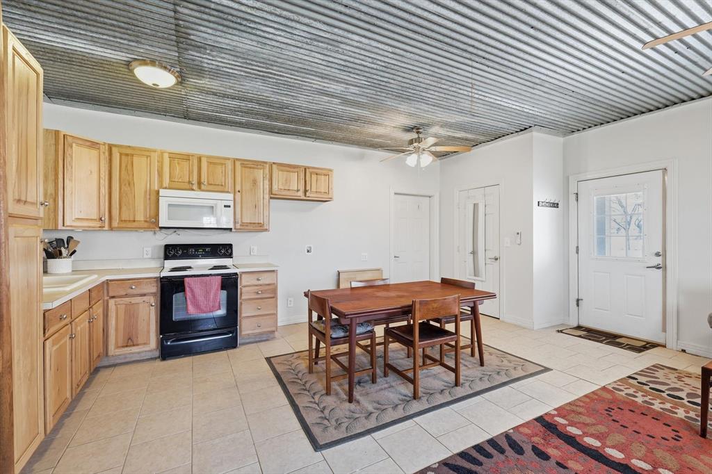 6996 Ganzer Road East Denton, TX 76207 - Photo 26 of 38 Apartment dining