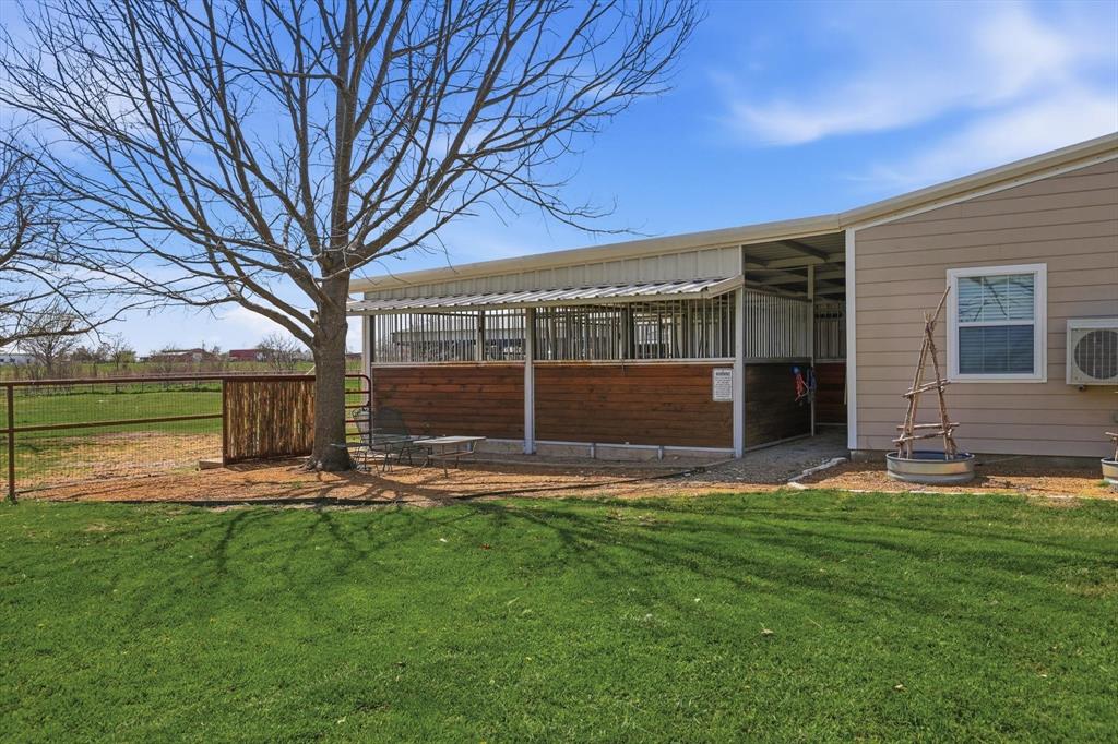 6996 Ganzer Road East Denton, TX 76207 - Photo 31 of 38 Barn - Bring your horses!