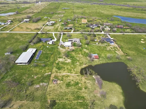 $675,000 | 6996 Ganzer Road East, Denton, TX 76207