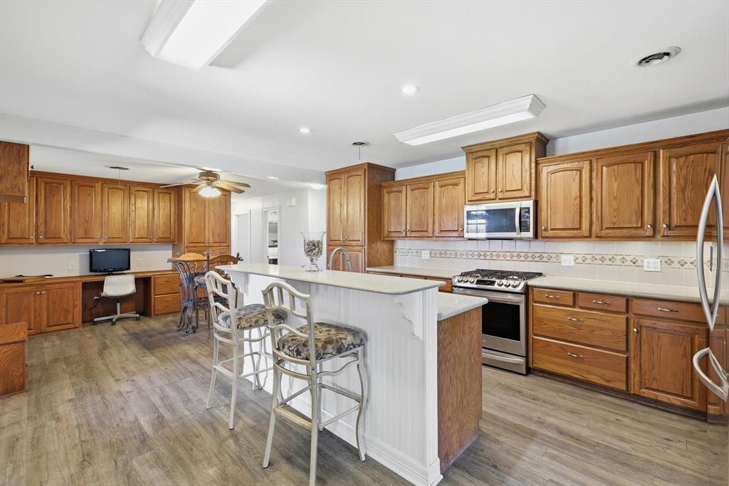 6996 Ganzer Road East Denton, TX 76207 - Photo 10 of 38 Kitchen and breakfast area