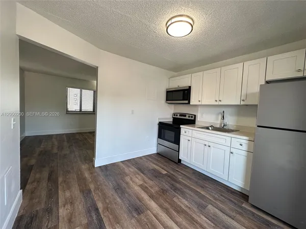 $2,125 | 529 Southwest 4th Street, Unit 301, Miami, FL 33130