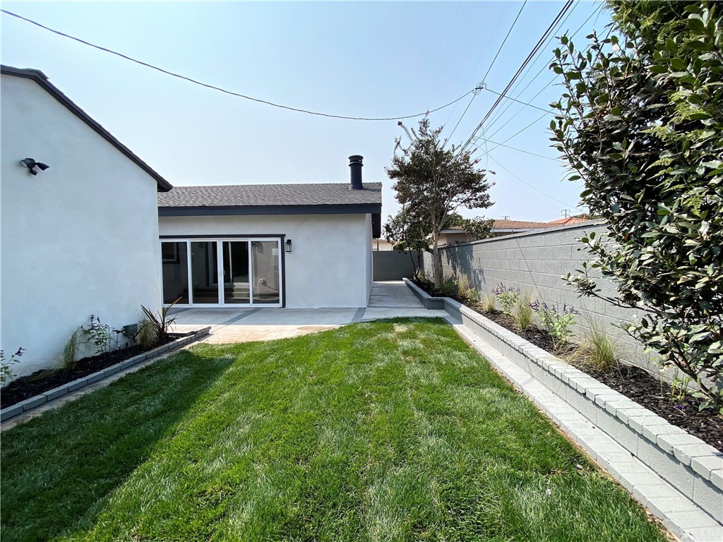 5035 Avenue B Torrance, CA 90505 - Photo 53 of 60 a house view with a garden space