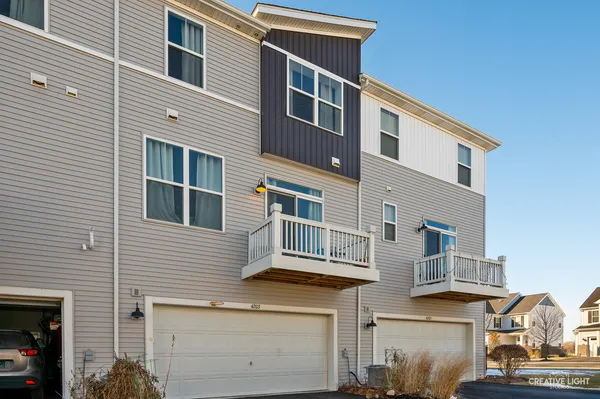 $449,000 | 4203 Calder Lane, Aurora, IL 60504