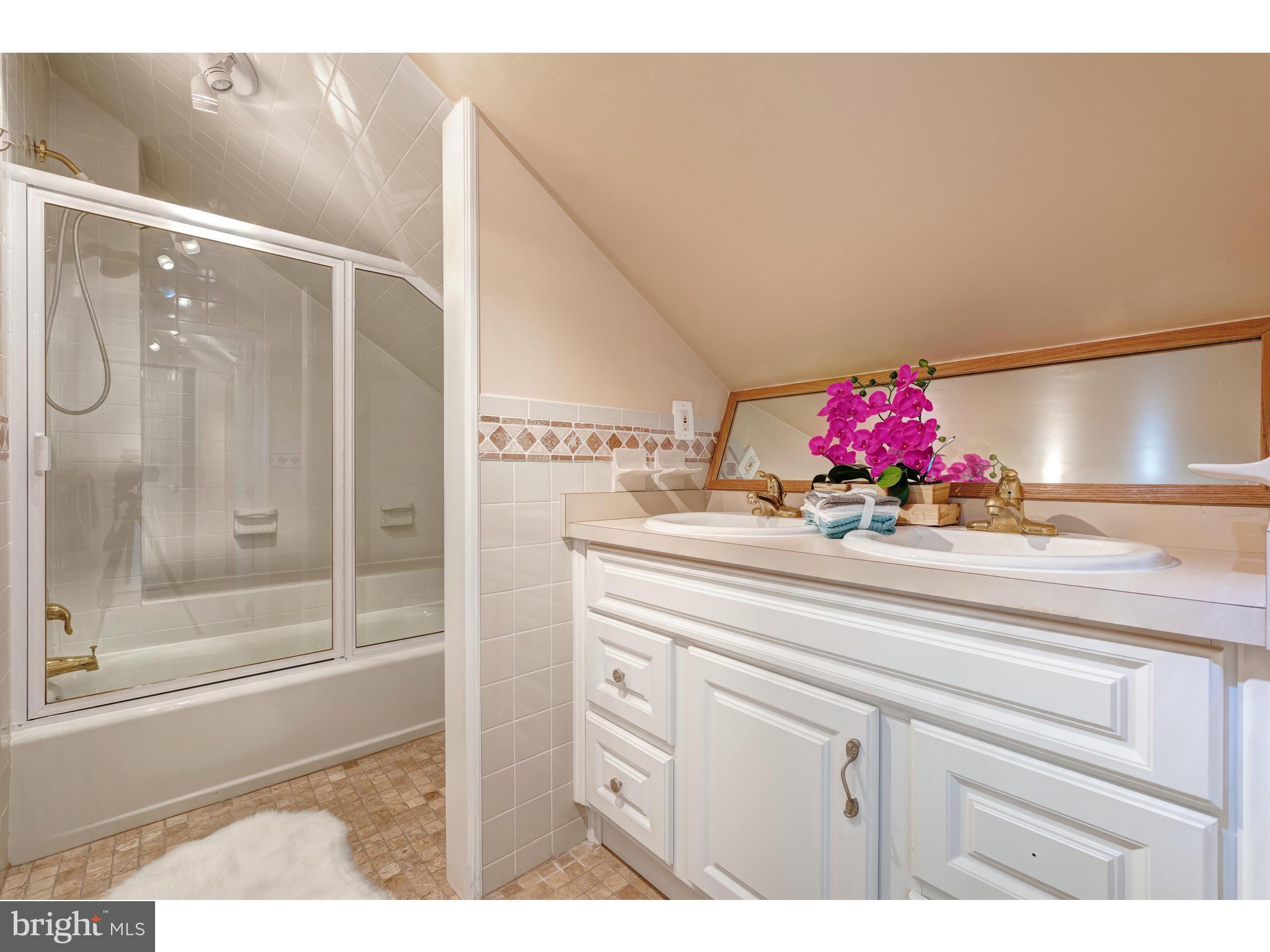 430 Gilpin Road Penn Valley, PA 19096 - Photo 32 of 40 Second floor bathroom