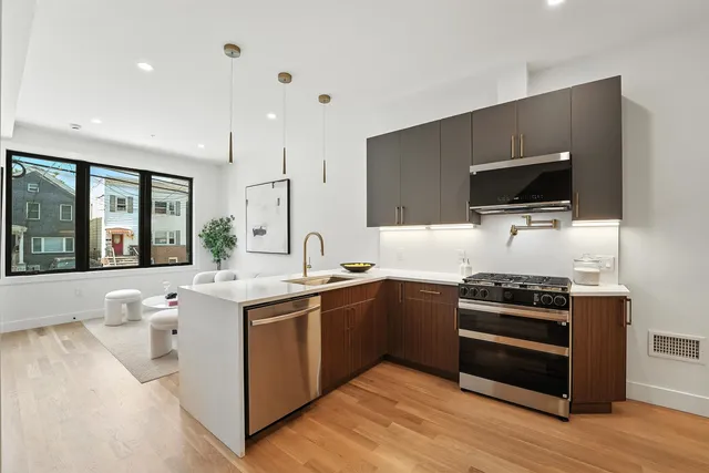 $799,000 | 28 Beacon Avenue, Unit 1, Jersey City, NJ 07306