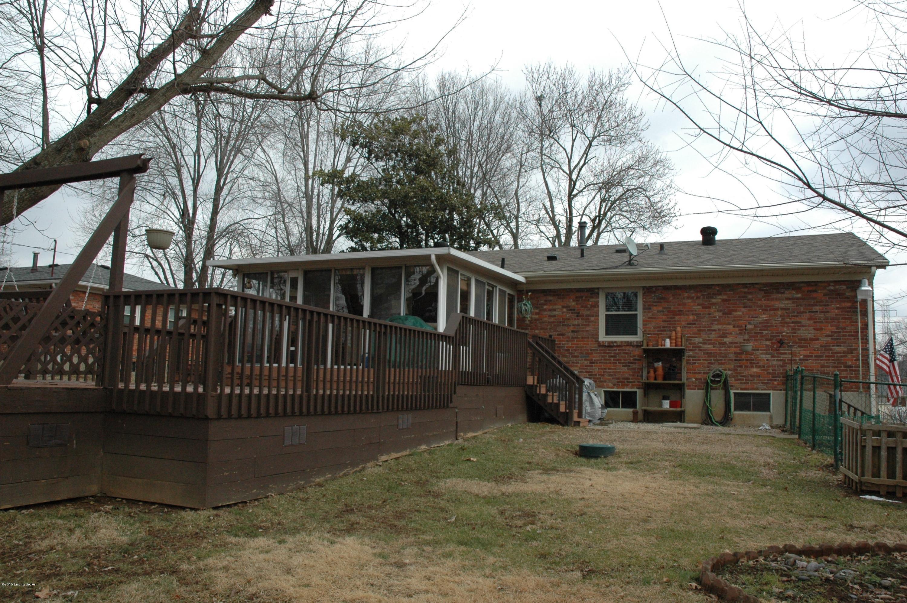 4908 Ulrich Road Jeffersontown, KY 40299 - Photo 34 of 40 Side View of Deck