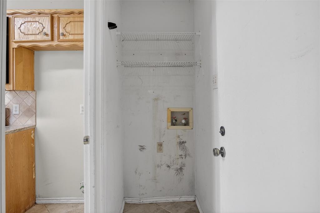 6946 Trailcrest Drive Dallas, TX 75232 - Photo 20 of 22 a bathroom with a shower