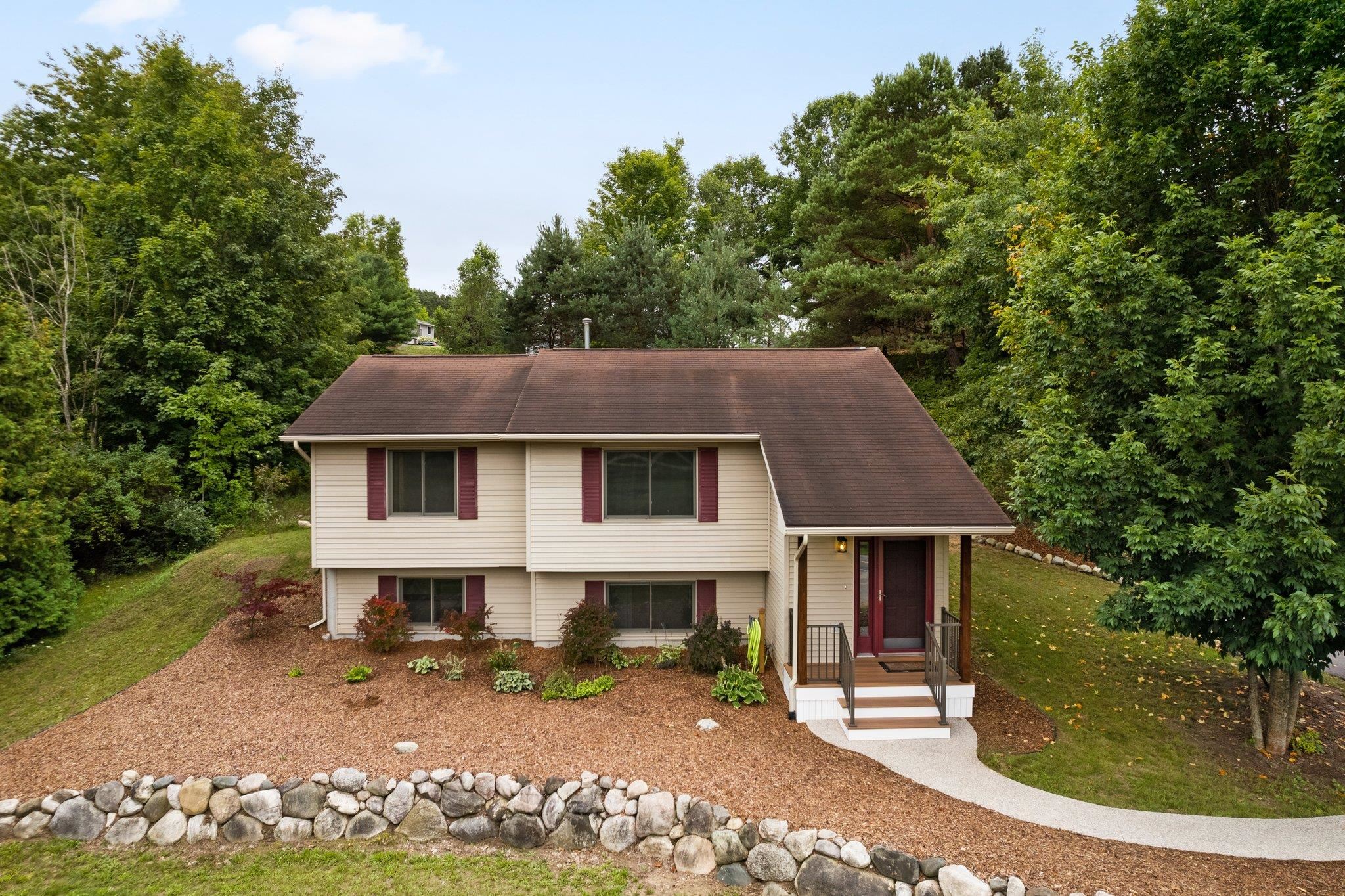 8466 East Bingham Road Traverse City, MI 49684 - Photo 5 of 50 1915103-4.JPG