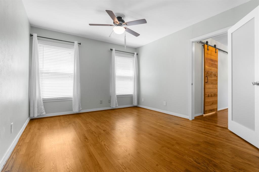 563 Hambrick Road Dallas, TX 75218 - Photo 5 of 36
