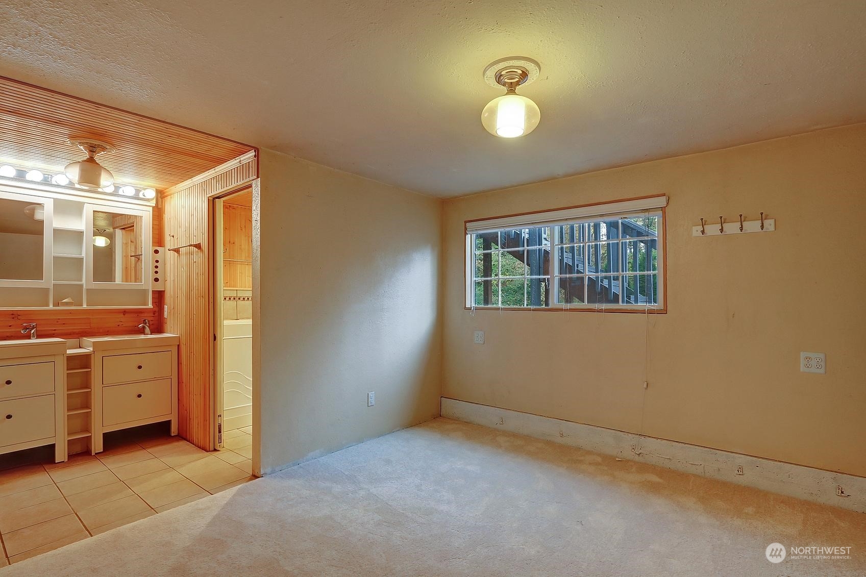 7501 Dumar Way Southwest Seattle, WA 98106 - Photo 12 of 23 Gallery Image 12