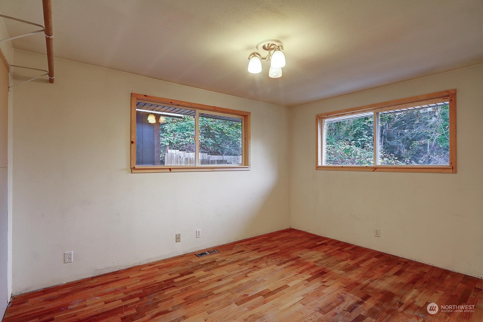 7501 Dumar Way Southwest Seattle, WA 98106 - Photo 13 of 23 Gallery Image 13