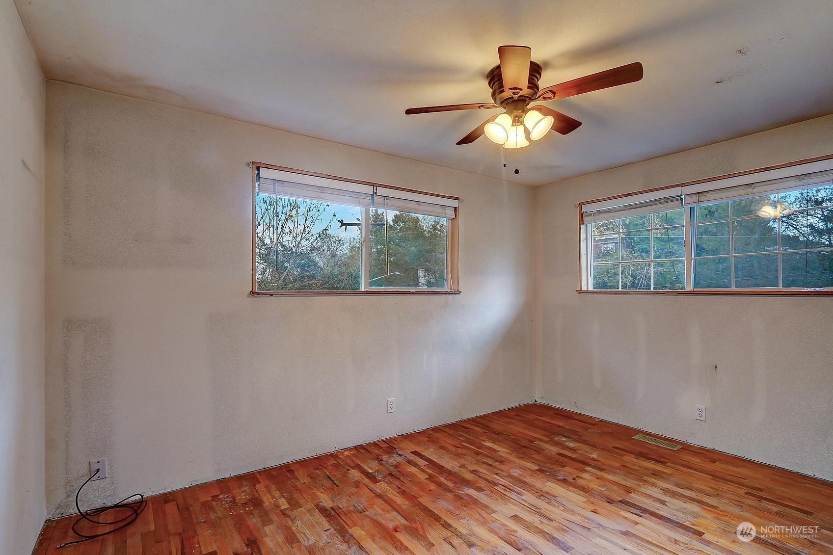 7501 Dumar Way Southwest Seattle, WA 98106 - Photo 14 of 23 Gallery Image 14