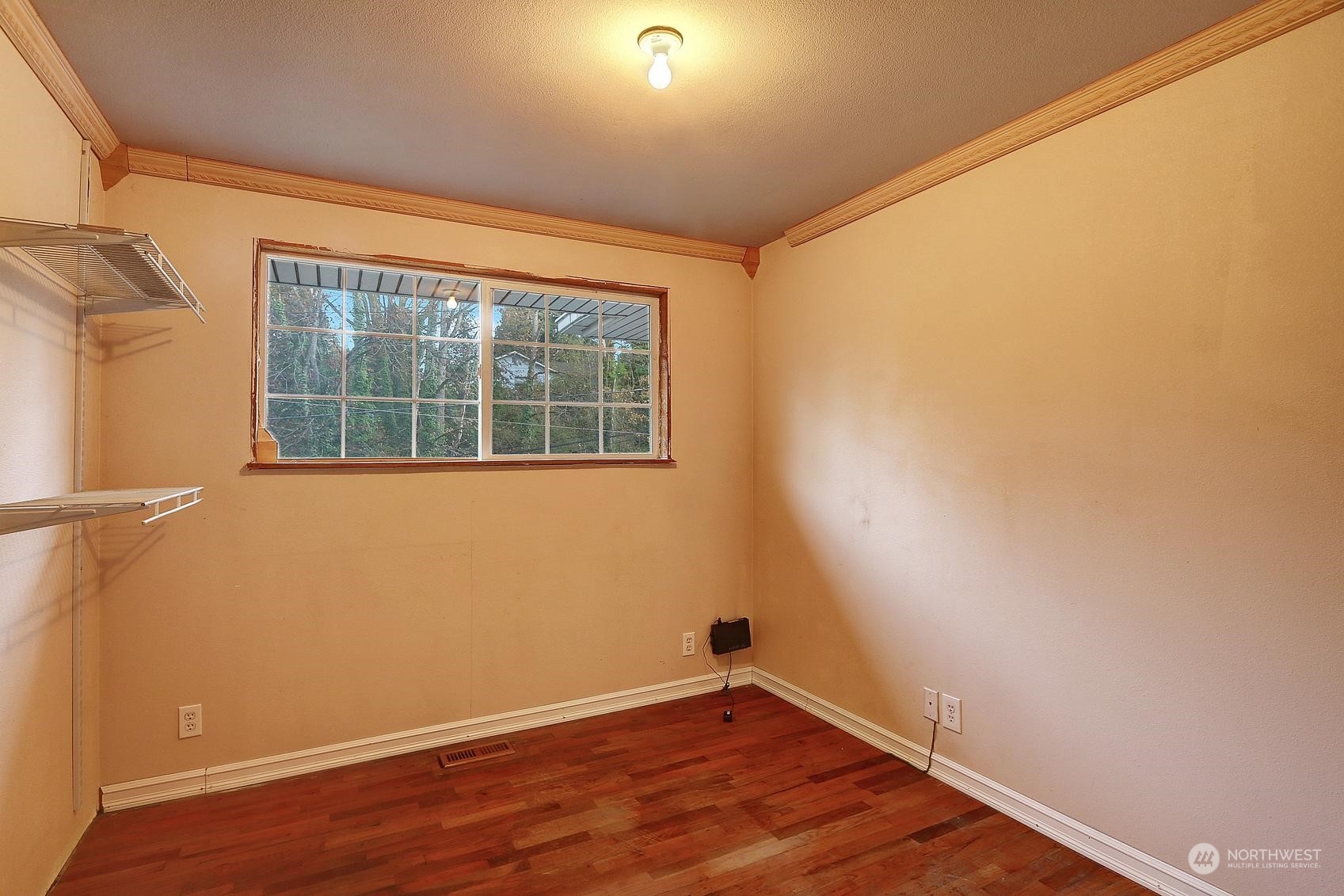 7501 Dumar Way Southwest Seattle, WA 98106 - Photo 15 of 23 Gallery Image 15