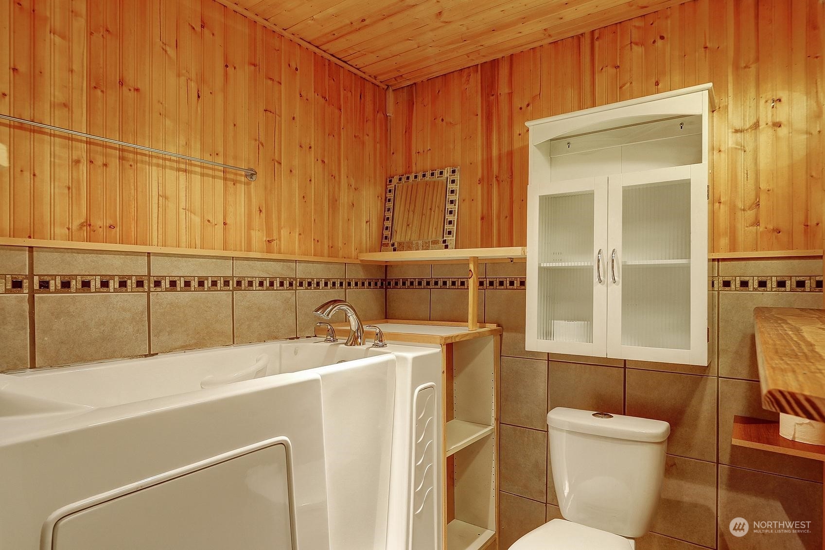 7501 Dumar Way Southwest Seattle, WA 98106 - Photo 19 of 23 Gallery Image 19