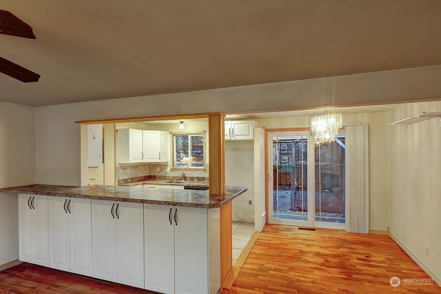 7501 Dumar Way Southwest Seattle, WA 98106 - Photo 7 of 23 Gallery Image 7