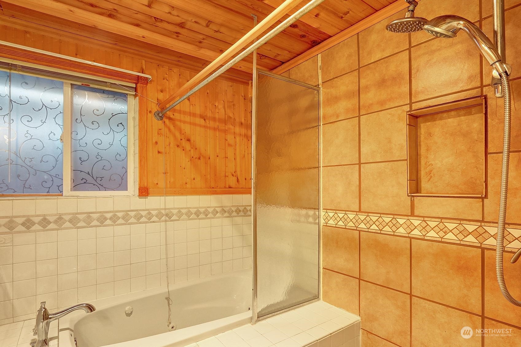 7501 Dumar Way Southwest Seattle, WA 98106 - Photo 10 of 23 Gallery Image 10