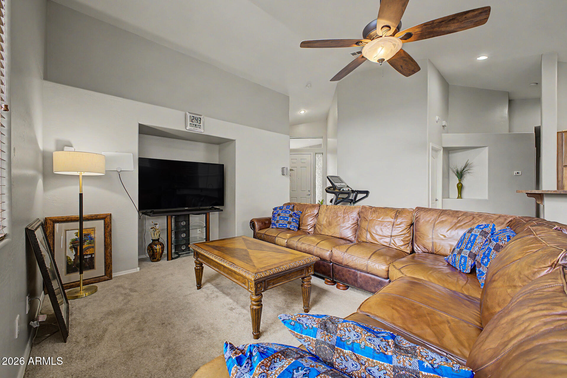 3918 East Pollack Street Phoenix, AZ 85042 - Photo 4 of 26 04 - Pollack