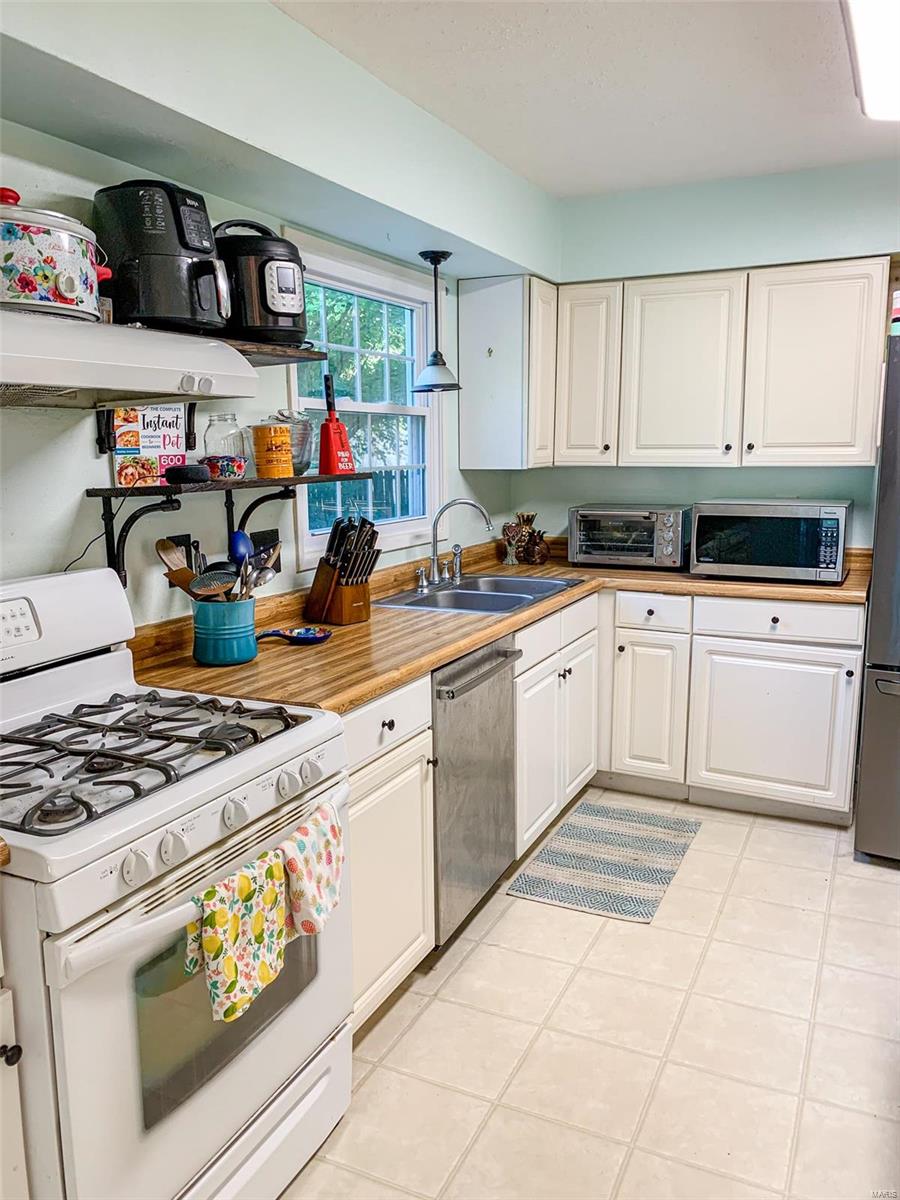 3316 Cedar Mountain Road Belleville, IL 62221 - Photo 17 of 39 Gallery Image 17
