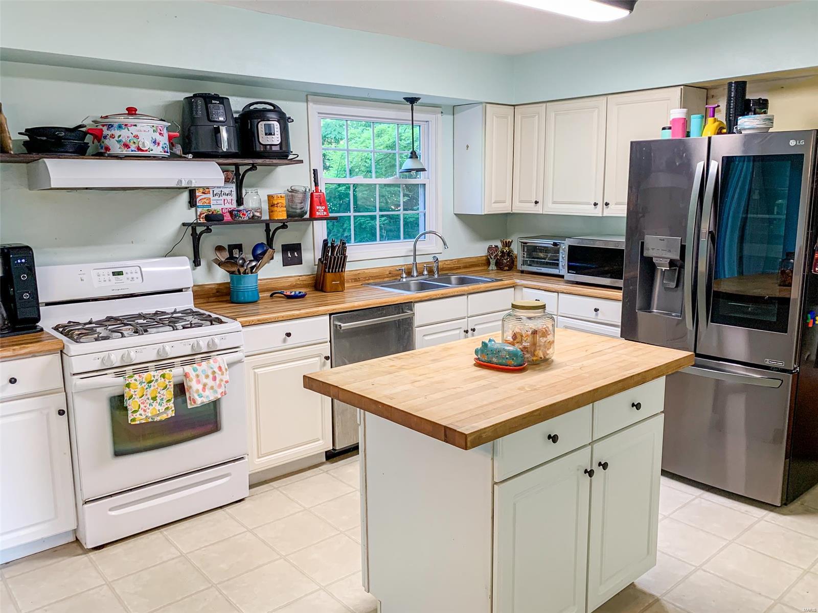 3316 Cedar Mountain Road Belleville, IL 62221 - Photo 19 of 39 Gallery Image 19