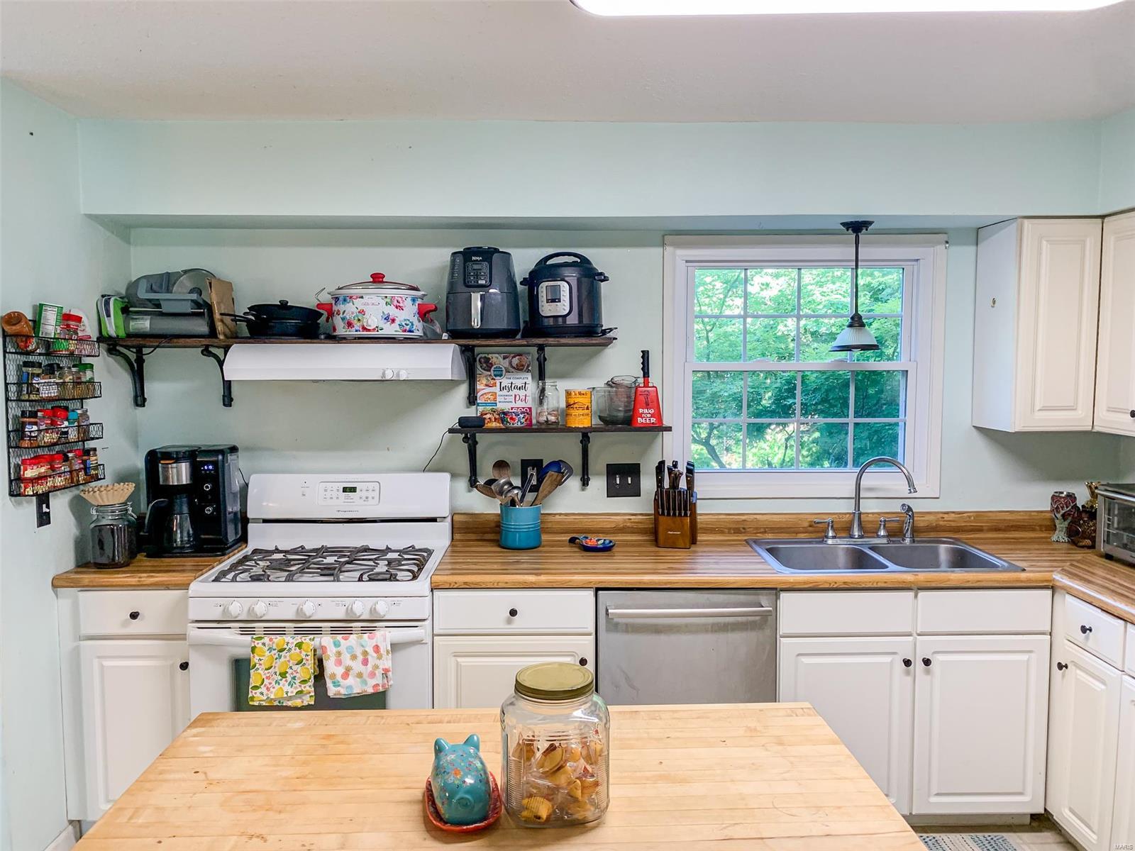 3316 Cedar Mountain Road Belleville, IL 62221 - Photo 20 of 39 Gallery Image 20