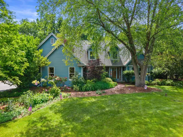 $724,900 | W326-s1480 Forest Hills Drive, Delafield, WI 53018