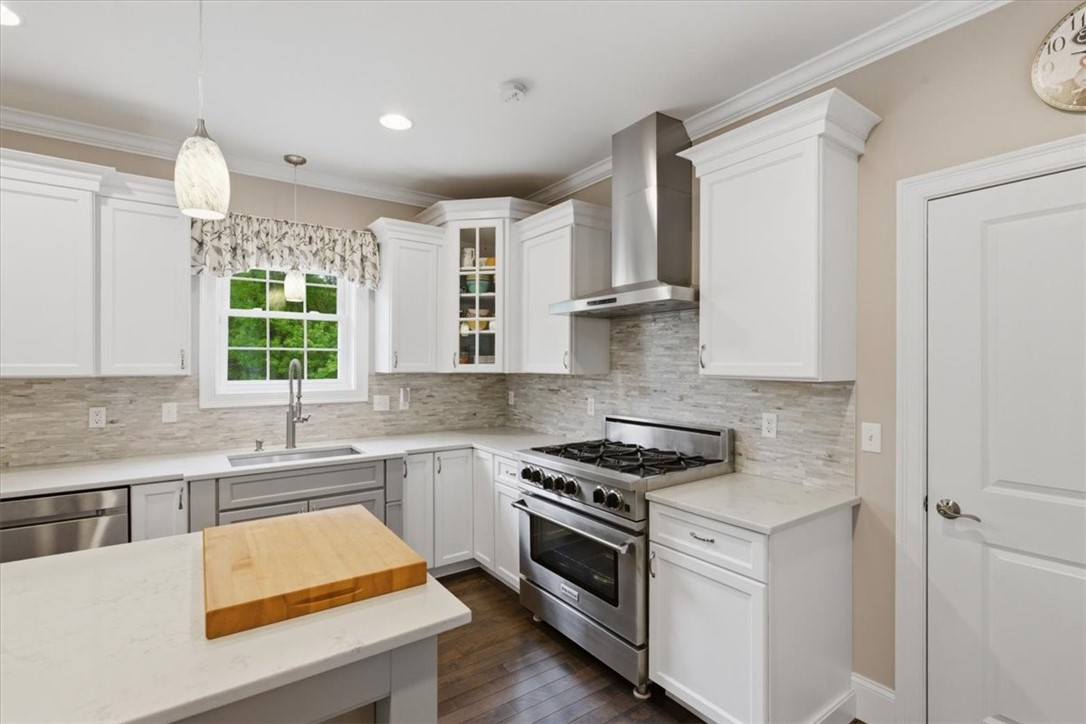 81 Cedar Forest Road Smithfield, RI 02917 - Photo 4 of 49 chefs commercial grade range