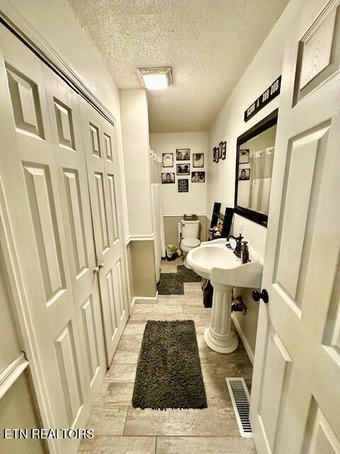 554 McLin Hollow Road Rose Hill, VA 24281 - Photo 20 of 26 guest bathroom
