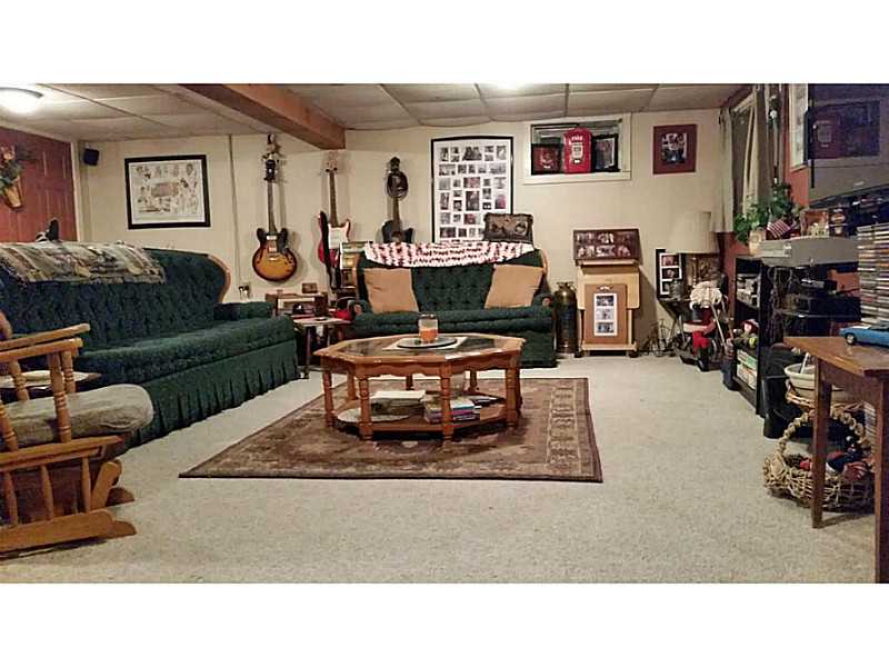 1440 Main Street Coventry, RI 02816 - Photo 8 of 8 Den/Family/Great Room.