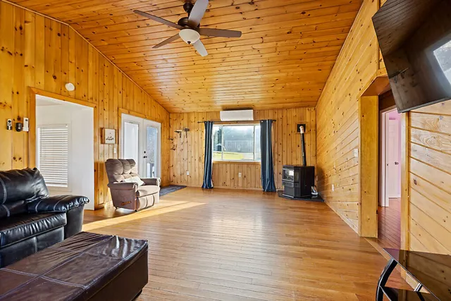 $299,995 | 3 Kingman Street, Fairfield, ME 04937