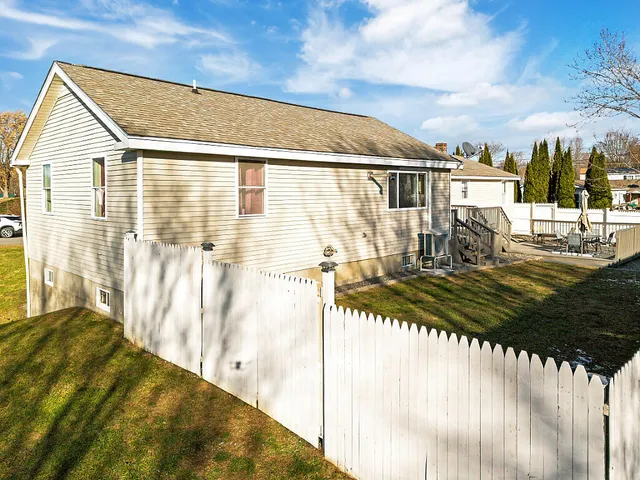 $299,995 | 3 Kingman Street, Fairfield, ME 04937