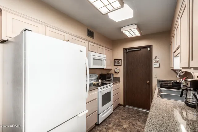 $230,000 | 17427 North Boswell Boulevard, Sun City, AZ 85373