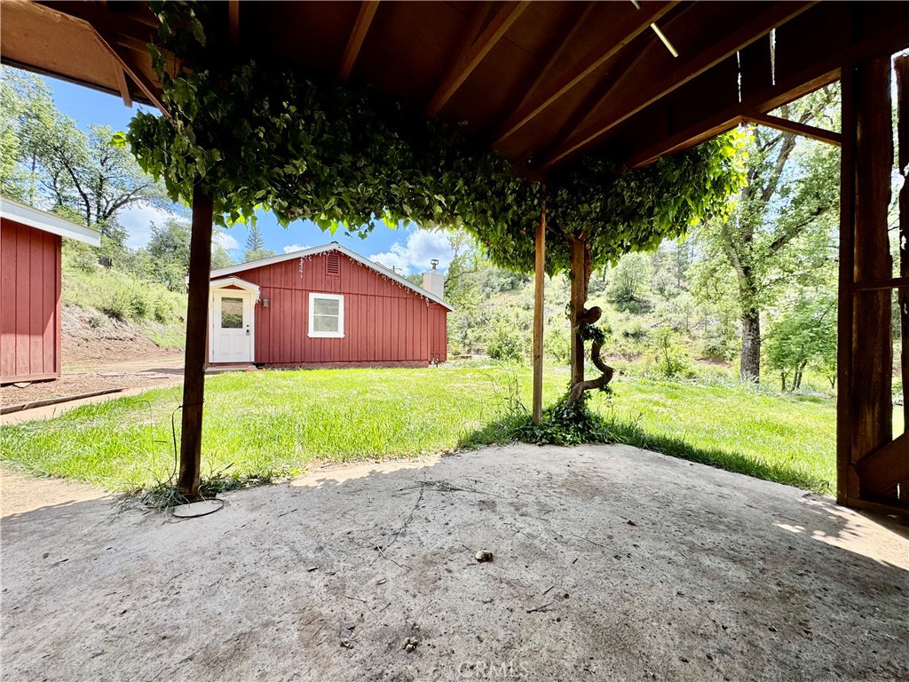 5628 East Whitlock Road Mariposa, CA 95338 - Photo 14 of 41