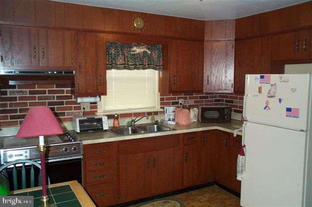114 Runson Road Camp Hill, PA 17011 - Photo 2 of 9 Gallery Image 2
