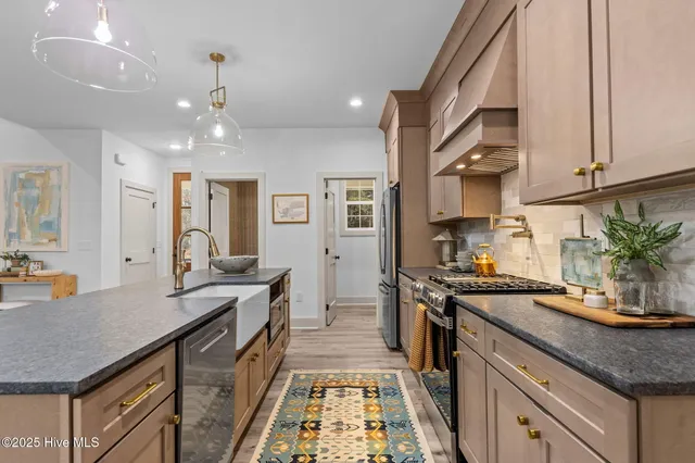 $730,000 | 1165 Burning Tree Road, Pinehurst, NC 28374