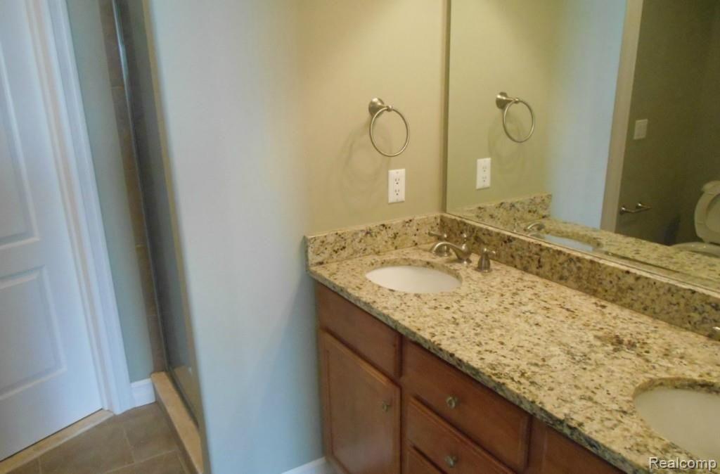 2727 Riverside Drive Trenton, MI 48183 - Photo 17 of 25