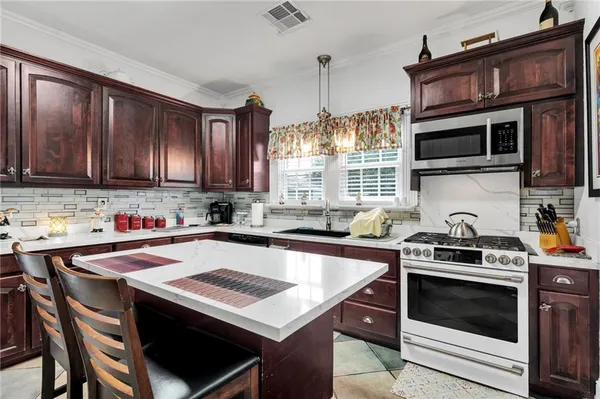 $335,000 | 530 Urbandale Street, Marrero, LA 70072