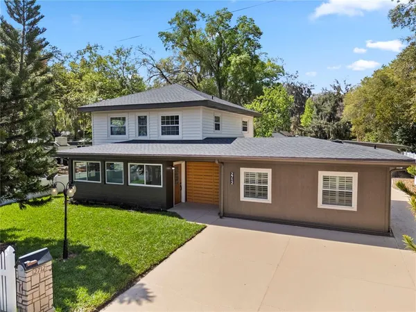$639,900 | 2712 South Crystal Lake Drive, Orlando, FL 32806