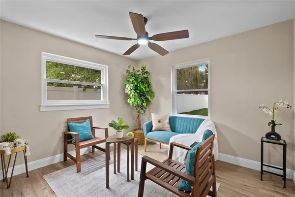 $639,900 | 2712 South Crystal Lake Drive, Orlando, FL 32806