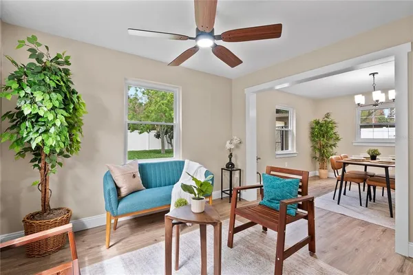 $639,900 | 2712 South Crystal Lake Drive, Orlando, FL 32806