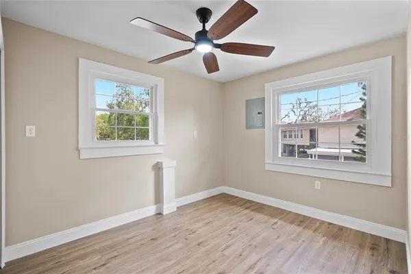 $639,900 | 2712 South Crystal Lake Drive, Orlando, FL 32806