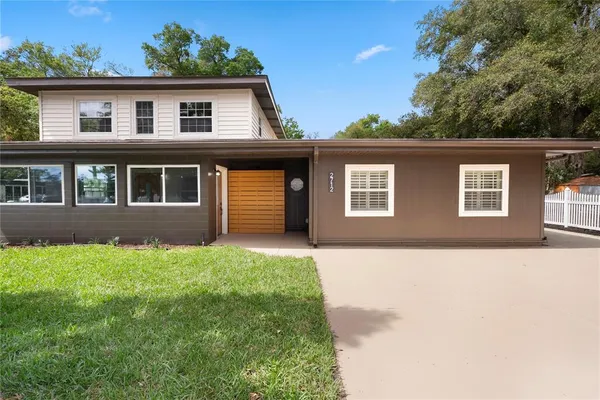 $639,900 | 2712 South Crystal Lake Drive, Orlando, FL 32806