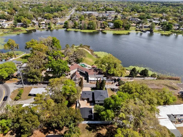 $639,900 | 2712 South Crystal Lake Drive, Orlando, FL 32806
