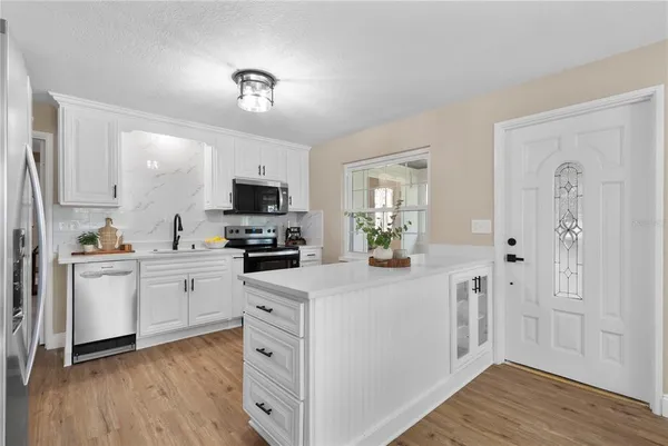$639,900 | 2712 South Crystal Lake Drive, Orlando, FL 32806