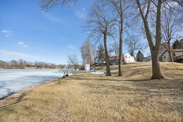 $375,000 | 6423 85th Street Northwest, Maple Lake, MN 55358
